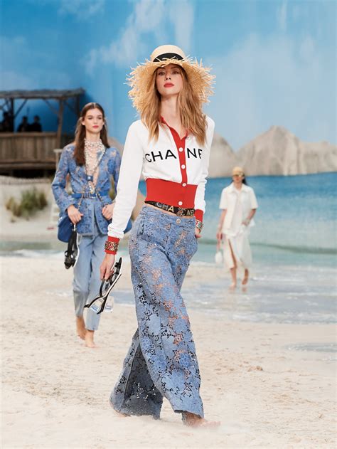 chanel collezione scarfpe primavera estate 2019|Chanel spring fashion.